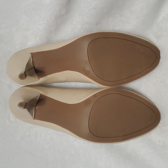 BCBGeneration pump heel shoes 8B Tan (Ss22) - Picture 4 of 9